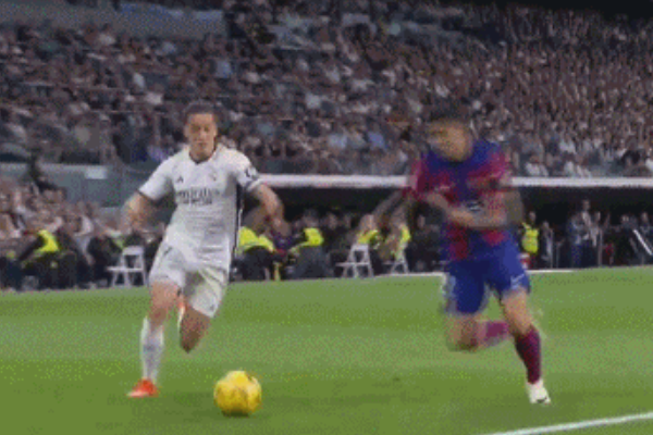 荷蘭足球名宿抨擊巴塞羅那后衛坎塞洛