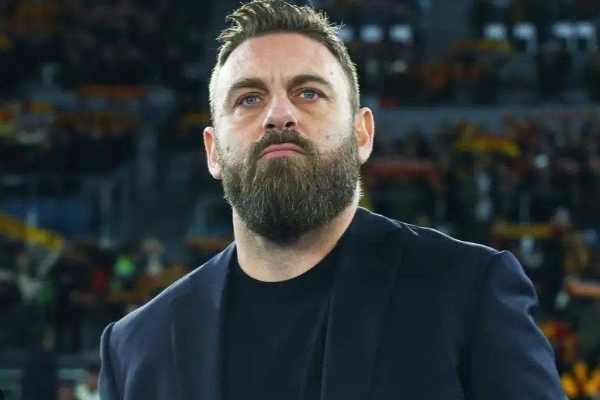 德羅西現(xiàn)任哪個(gè)球隊(duì)主帥？